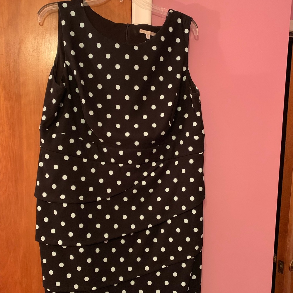 20w Dress Barn tiered sheath dress